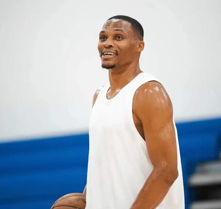 海证资本 美媒晒2000年至今后卫篮板：威少第一，哈登排第三，库里成功上榜